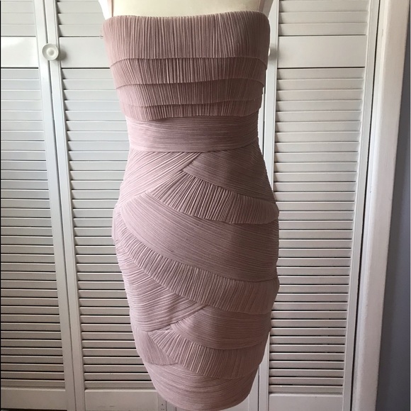 BCBGMaxAzria Dresses & Skirts - Bcbg cocktail dress size 4